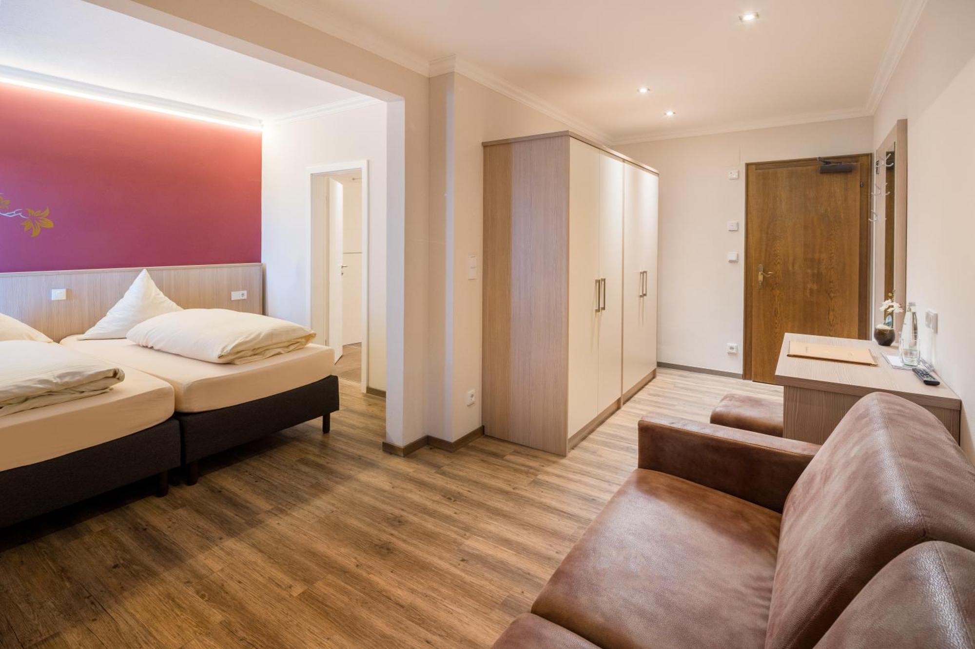 Hotel-Gasthof Huber Ebersberg Bagian luar foto