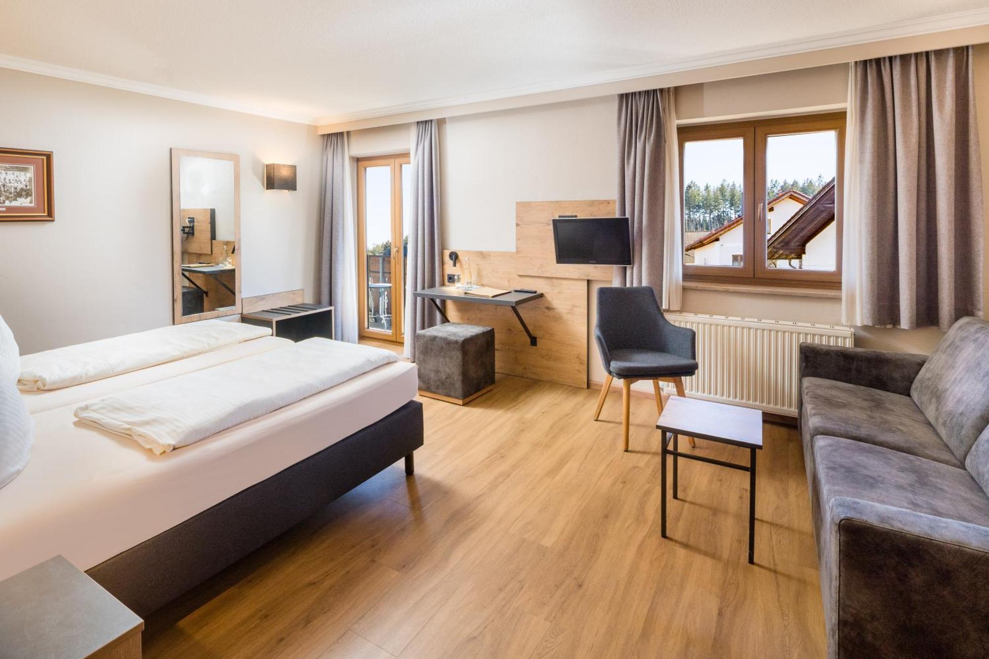 Hotel-Gasthof Huber Ebersberg Bagian luar foto